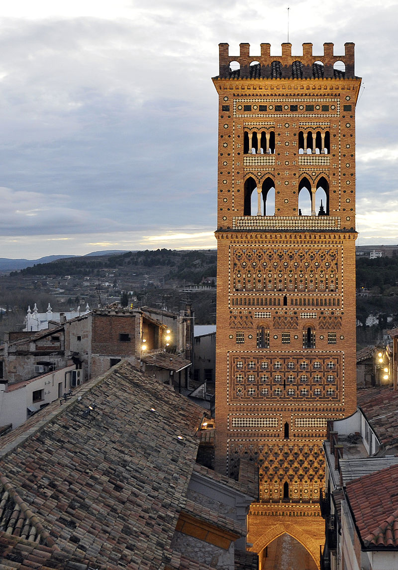 800px-Torre_de_El_Salvador._Teruel  14 в.jpg