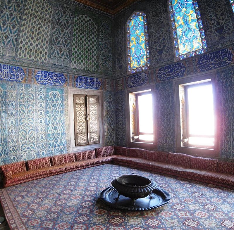 800px-Twin_Kiosk_Topkapi_March_2008pano3.jpg