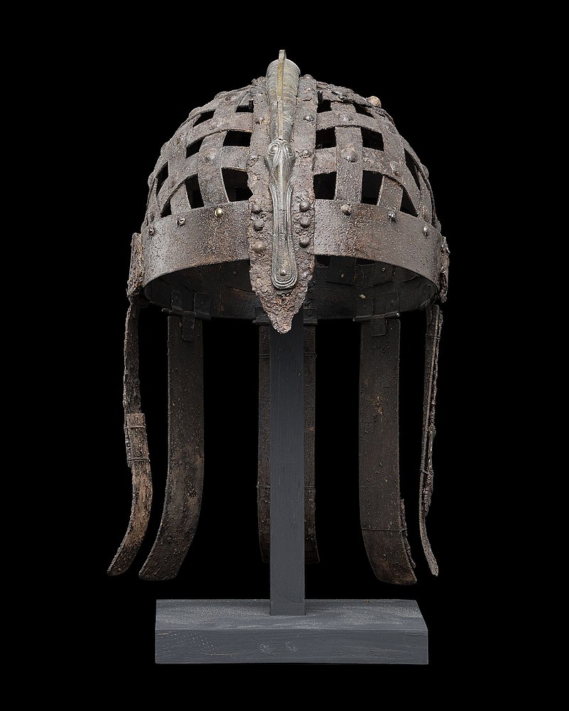 800px-Ultuna_helmet_456673.jpg