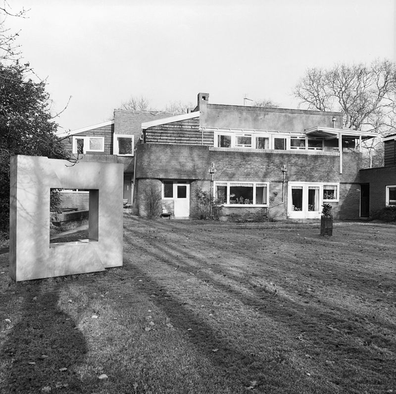800px-Villa_XII,_Lijtweg_13,_voorgevel_-_Bergen_-_20031372_-_RCE.jpg