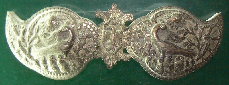 800px-Vratsa-history-museum-belt-buckle-3.jpg