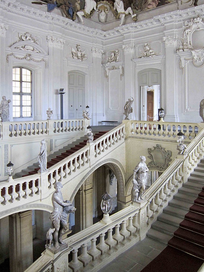 800px-Würzburg_Residenz_6_Treppenhaus_(6066491839).jpg