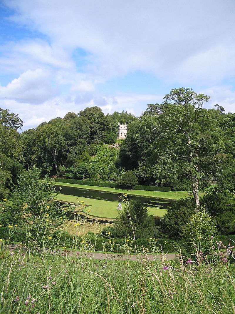 800px-Water_Garden_and_Tower.jpg