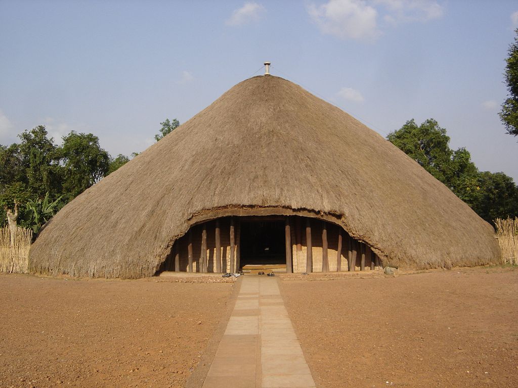 82 буганда дворец гробницаKampala_Kasubi_Tombs.jpg