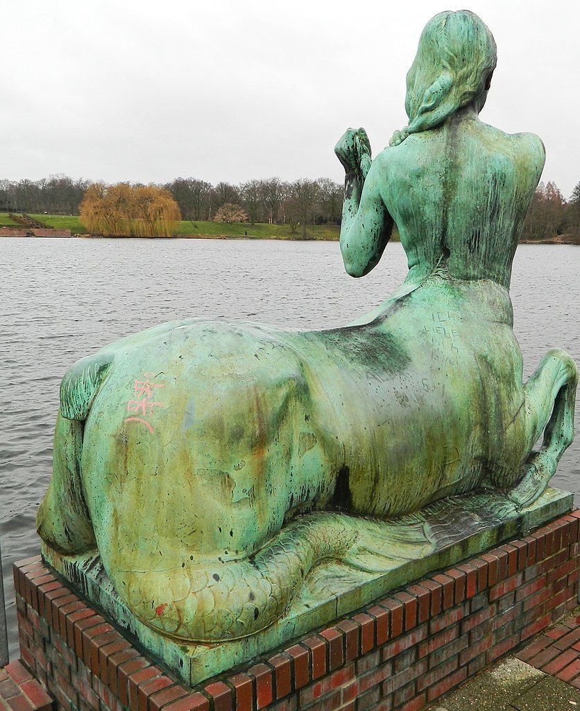 836px-Winterhude,_Hamburg,_Germany_-_panoramio_(4).jpg