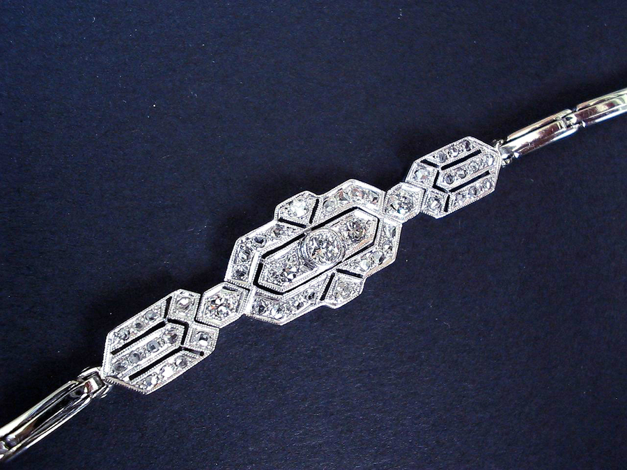 86010149_large_15523f24_cartierartdecoboucherbrace1.jpg