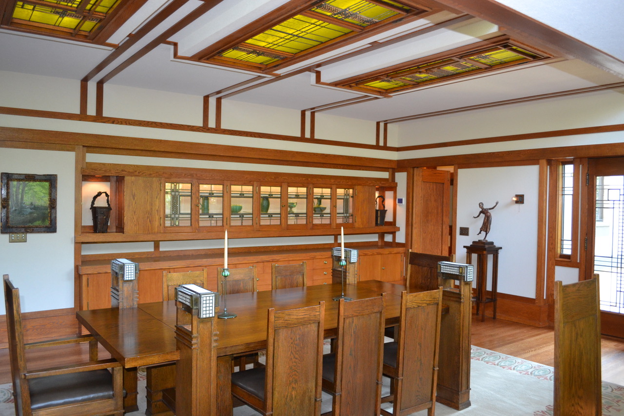 8Boynton_dining_room_facing_cabinets_2012.jpg