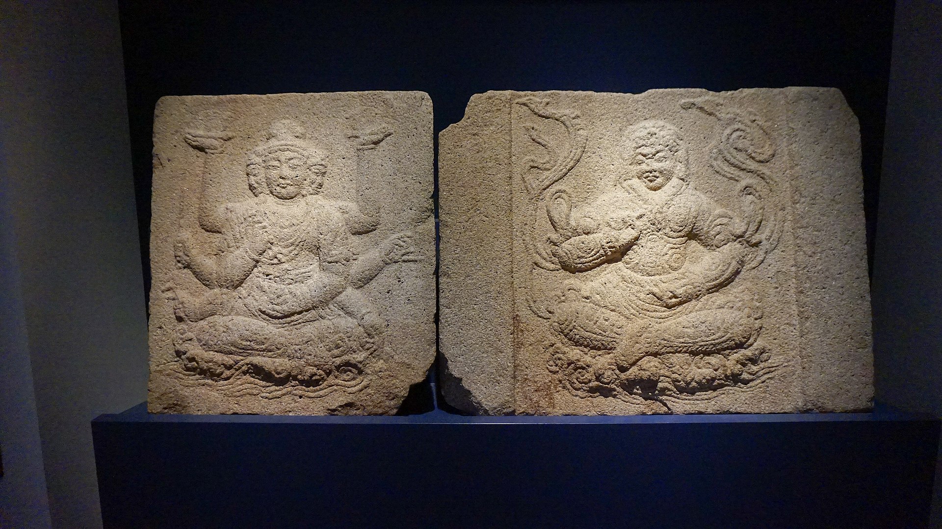 9в 1920px-팔부중_(1).jpg