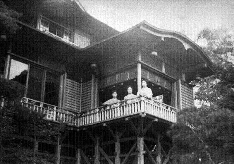 9.Нагао Кинъя. Гиусо.Балкон.jpg