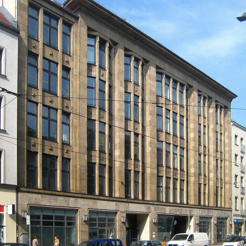 910-11 берлин-Berlin,_Mitte,_Brunnenstrasse_188-190,_Industriehaus_Rosenthaler_Tor.jpg