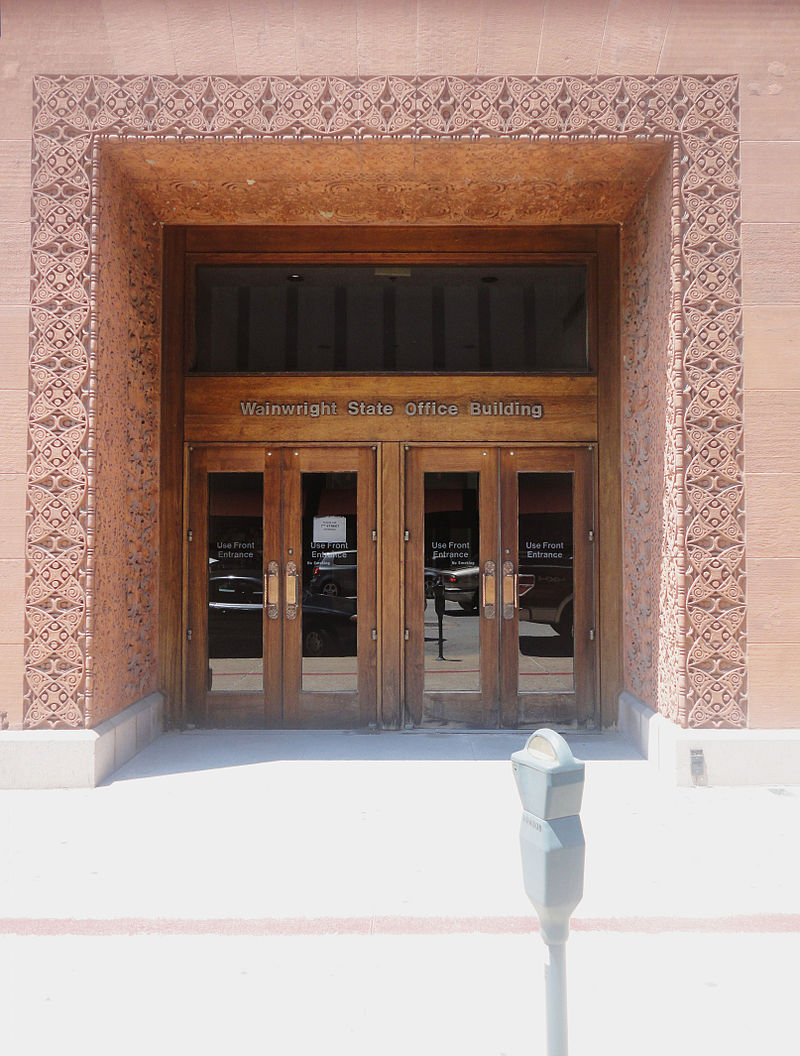 91Wainwright_Building_entrance.jpg
