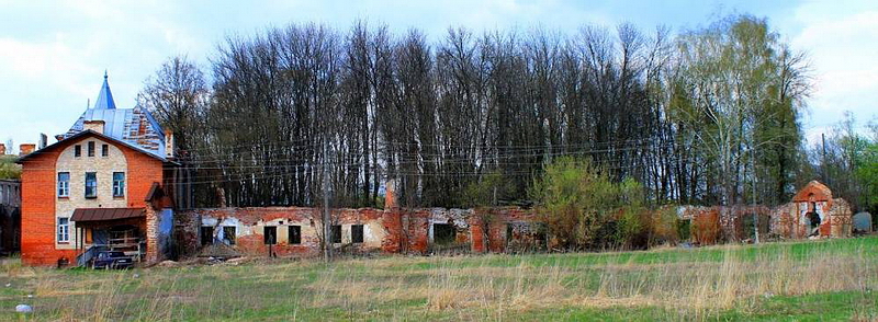 92.Муромцево, руины каретного двора.jpg