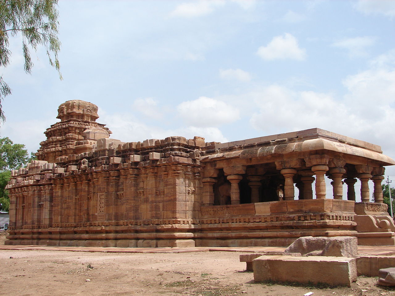 9d 1280px-Jain_Narayana_temple_at_Pattadakal.JPG
