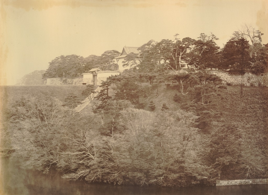 _Beato,_Felice_-_Garden_at_the_palace_of_the_lord_of_Satsuma_at_Sed1863-1865.tif.jpg