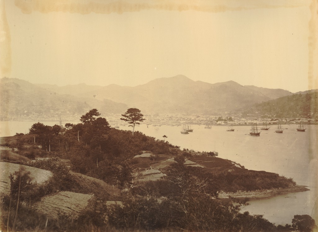 _Beato,_Felice_-_Ships_off_the_coast_of_Nagasaki_in_Japan_-_presumably_1863-1865.tif.jpg