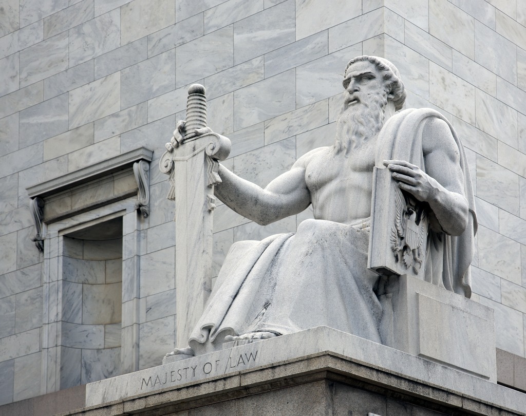 _Majesty_of_Law__statue_at_the_Rayburn_Building,_Ind.jpg