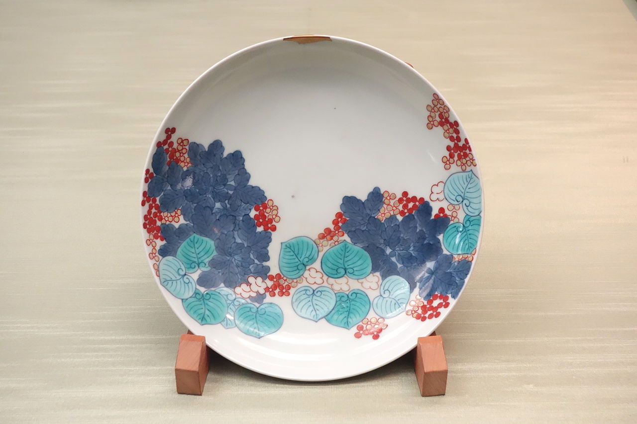 _Nabeshima_ware,_Edo_period,_18th_century,DSC06022.JPG