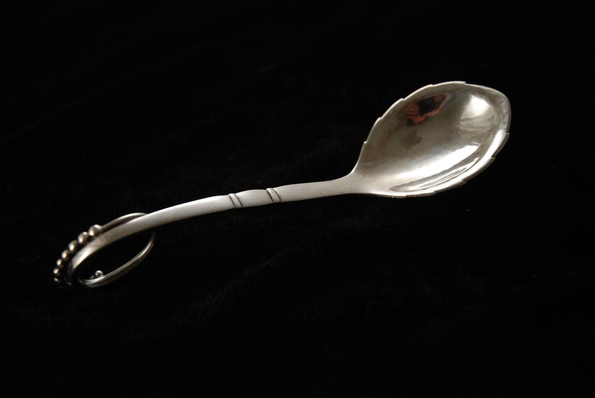 A_Georg_Jensen_Silver_Sugar_Spoon_design_41-00.jpg