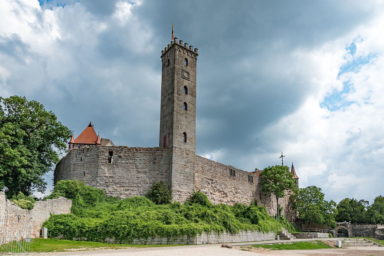 Abenberg,_Burg,_Ansicht_von_Südwesten-20160819-005.jpg