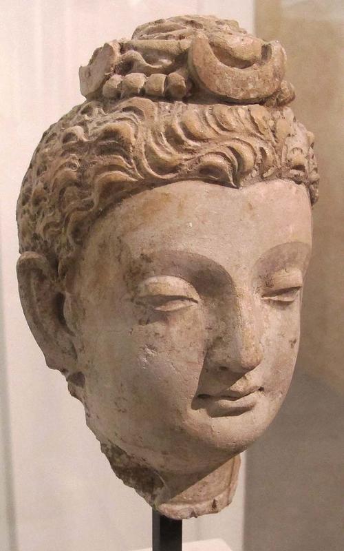 Afghanistan,_testa_di_buddha,_dal_sito_di_hadda,_monastero_di_tapa-i-kafariha,_III-IV_sec.JPG