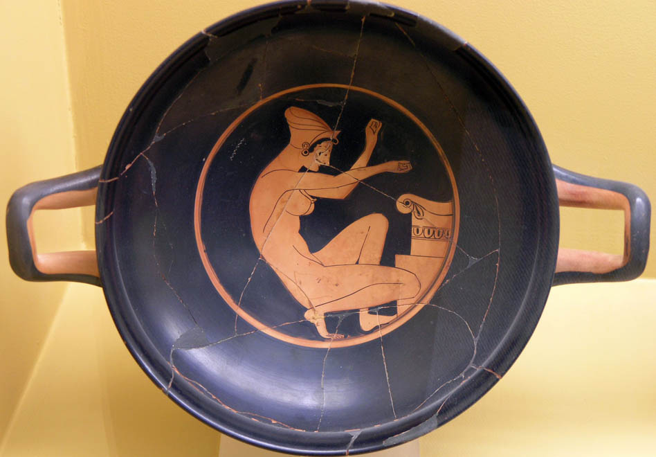 AGMA_Kylix_femme_autel.jpg