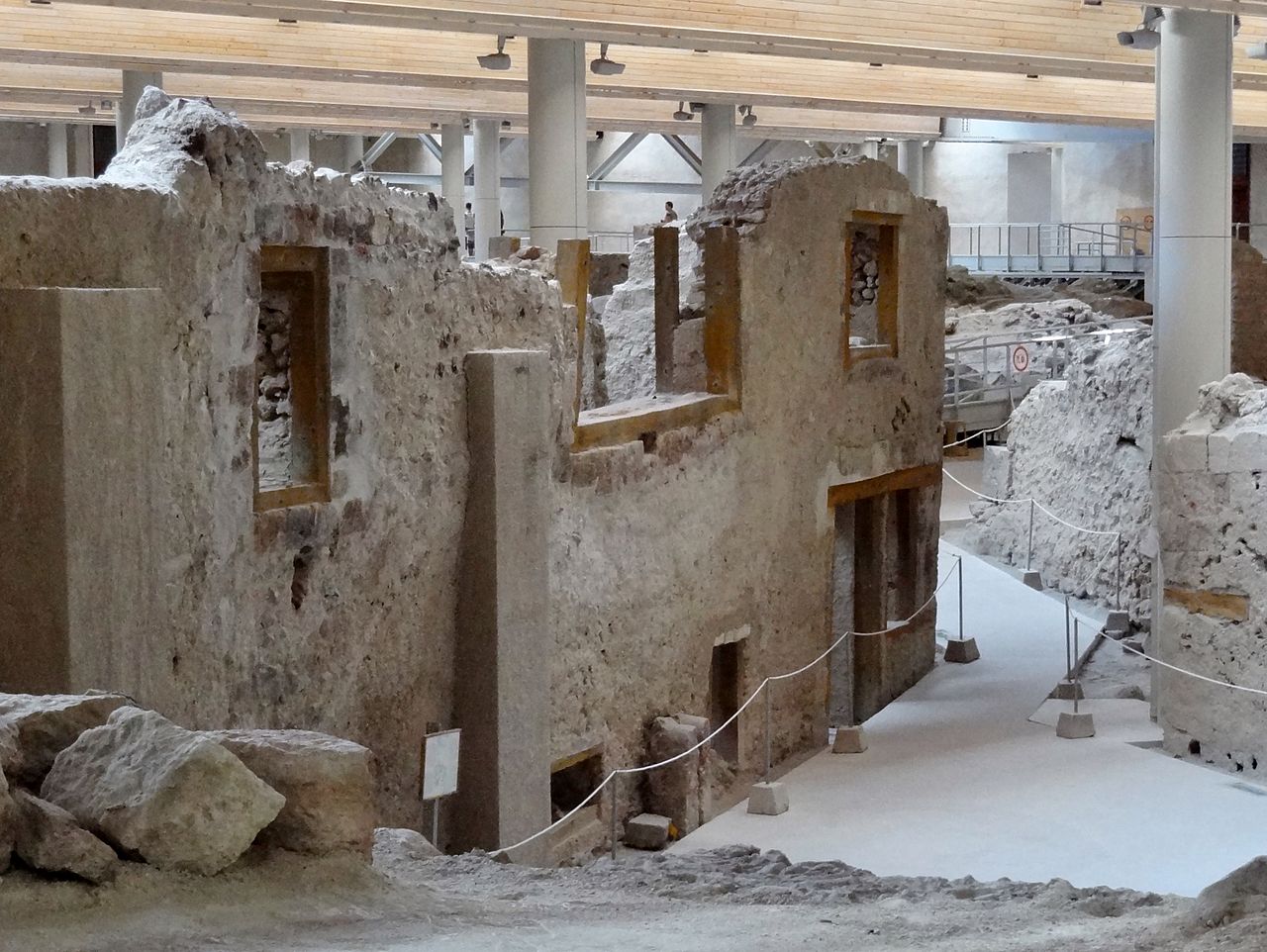 Akrotiri_Ausgrabungsstätte_060.jpg