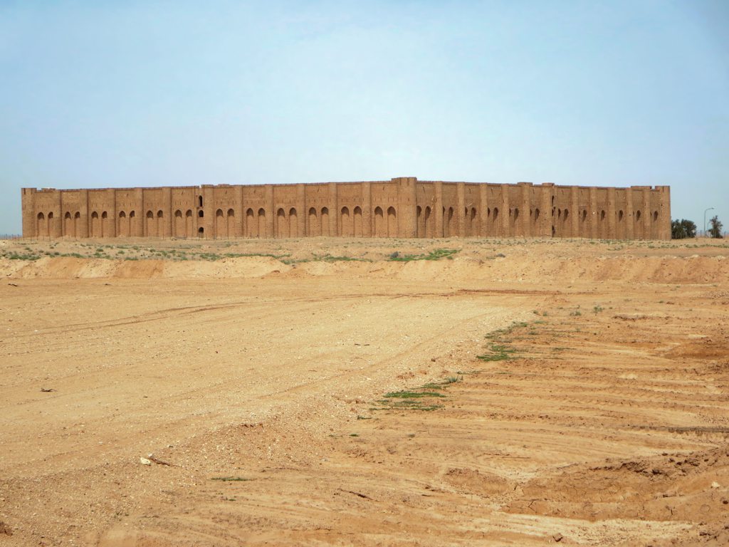 Al-Ukhaidir_Fortess_1.jpg
