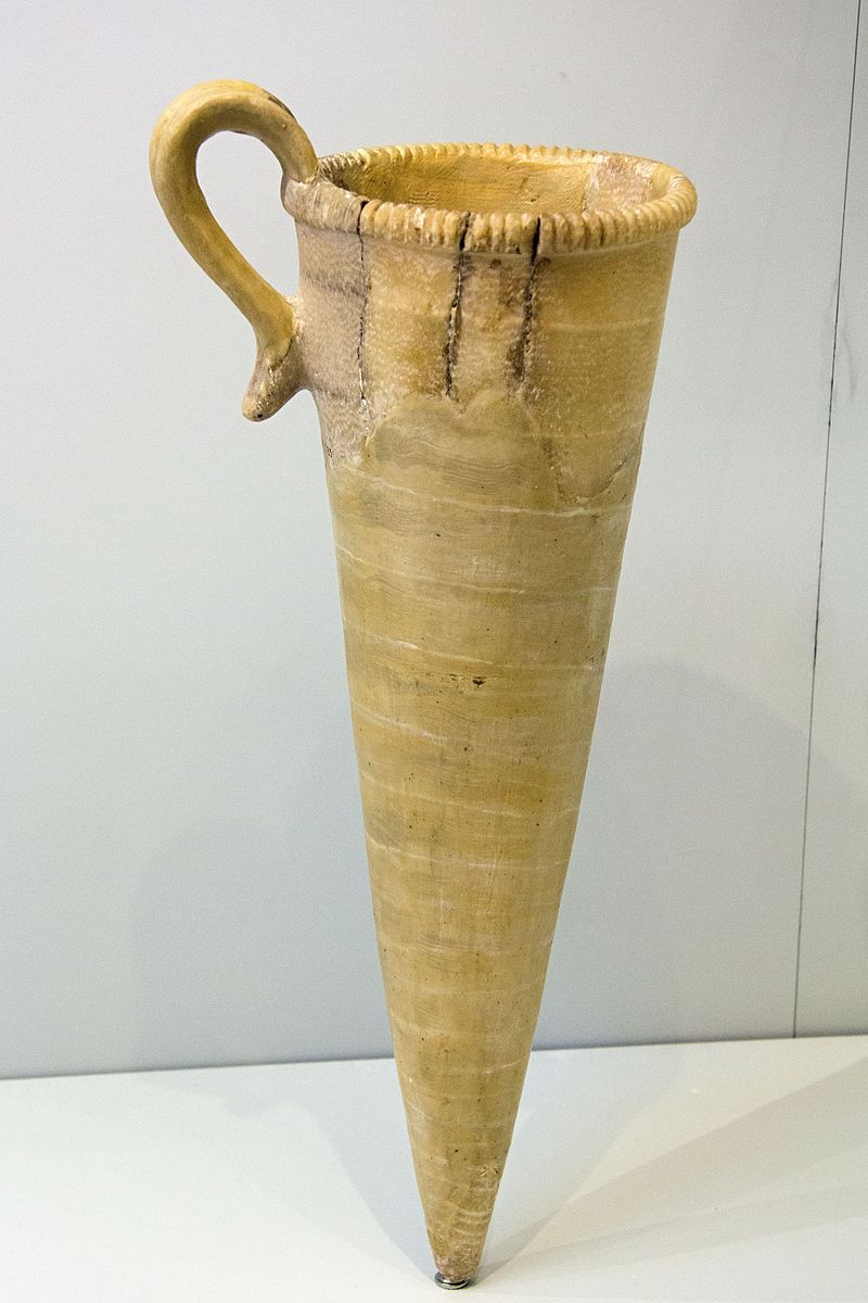 Alabaster_rhyton,_Knossos,_1650-1550_BC,_AMH,_145190.jpg