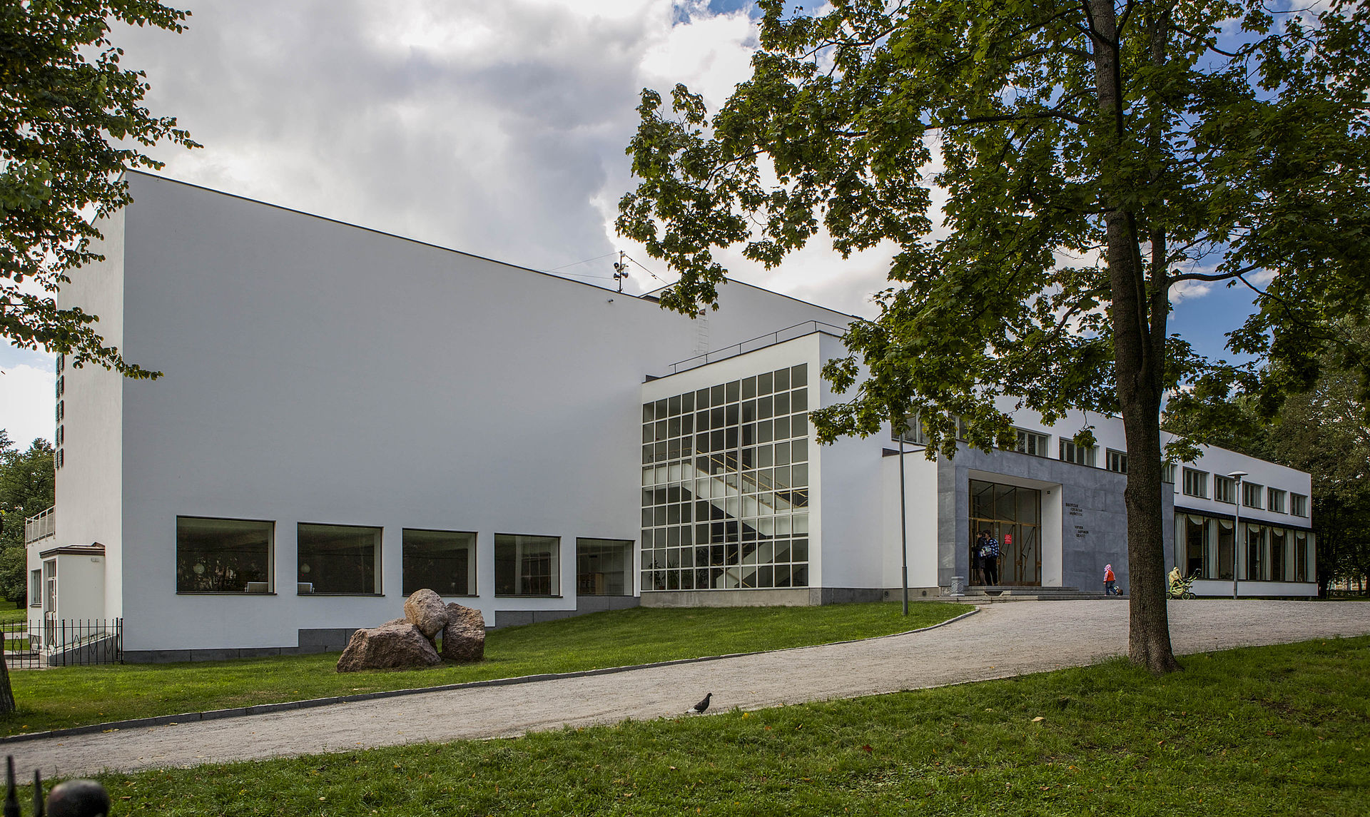 Alvar_Aalto_Library_Vyborg3.jpg