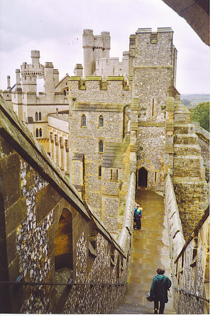 Arundel_Castle,_from_The_Keep._-_geograph.org.uk_-_176121.jpg