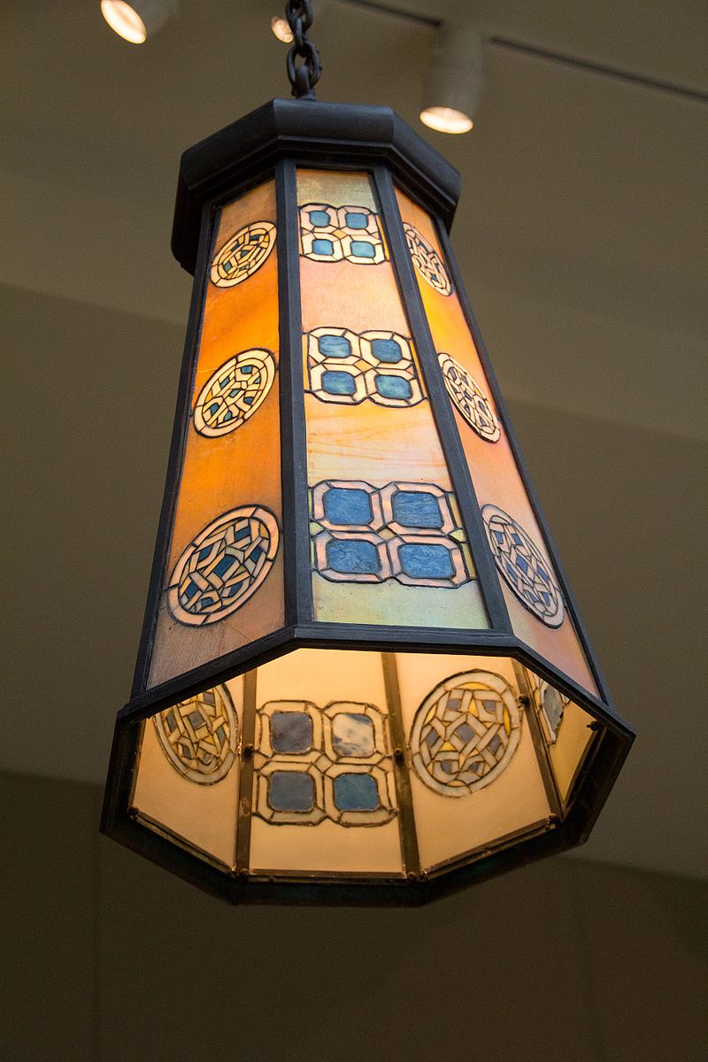 At_the_Metropolitan_Museum_of_Art,_New_York_2017_02.jpg