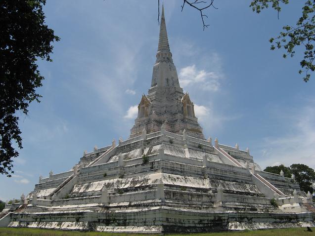 Ayutthaya_Wat_Phu_Khao_Thong.jpg