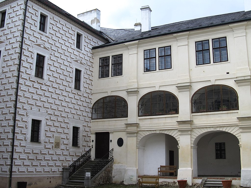 Březnice,_zámek_(4).jpg