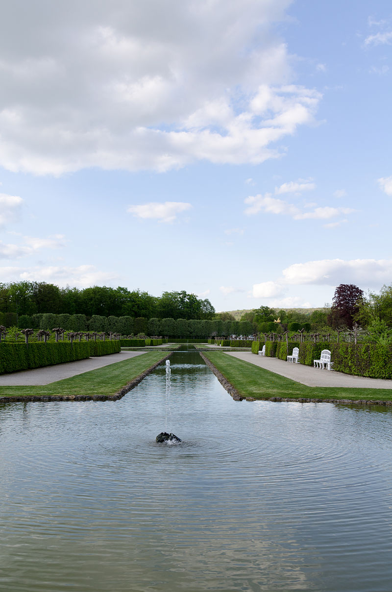 Bayreuth,_Eremitage,_Kanalgarten-002.jpg