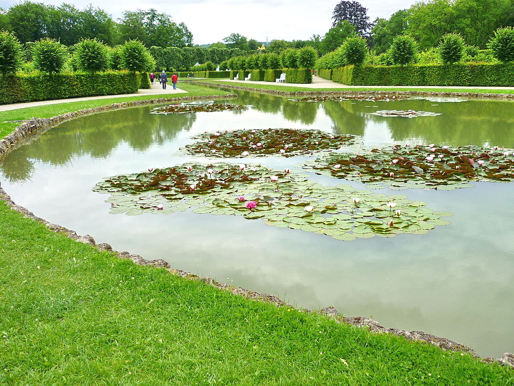 Bayreuth,_Eremitage,_Kanalgarten_03.jpg