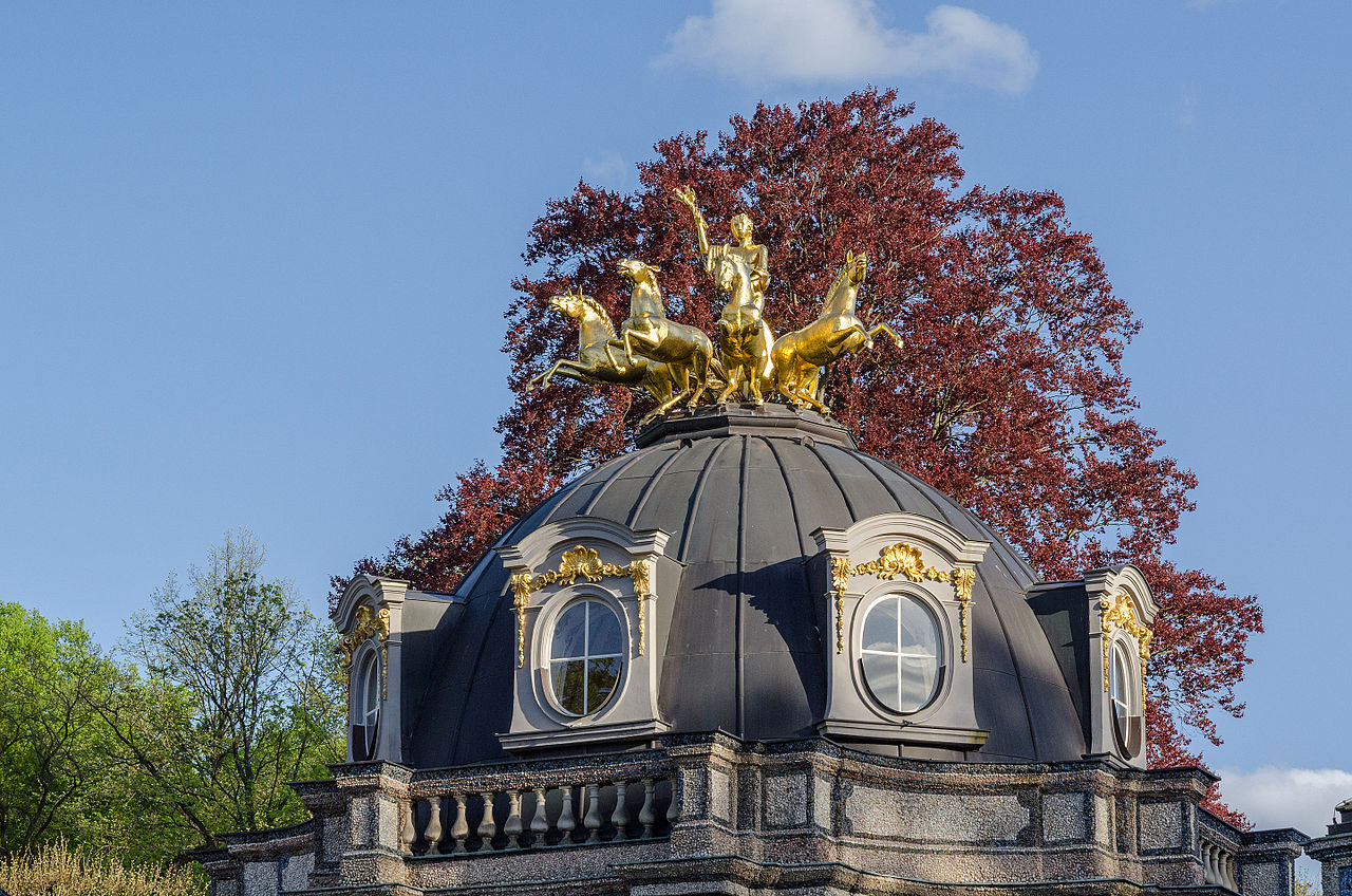 Bayreuth,_Eremitage,_Neues_Schloss,_Sonnentempel-001.jpg