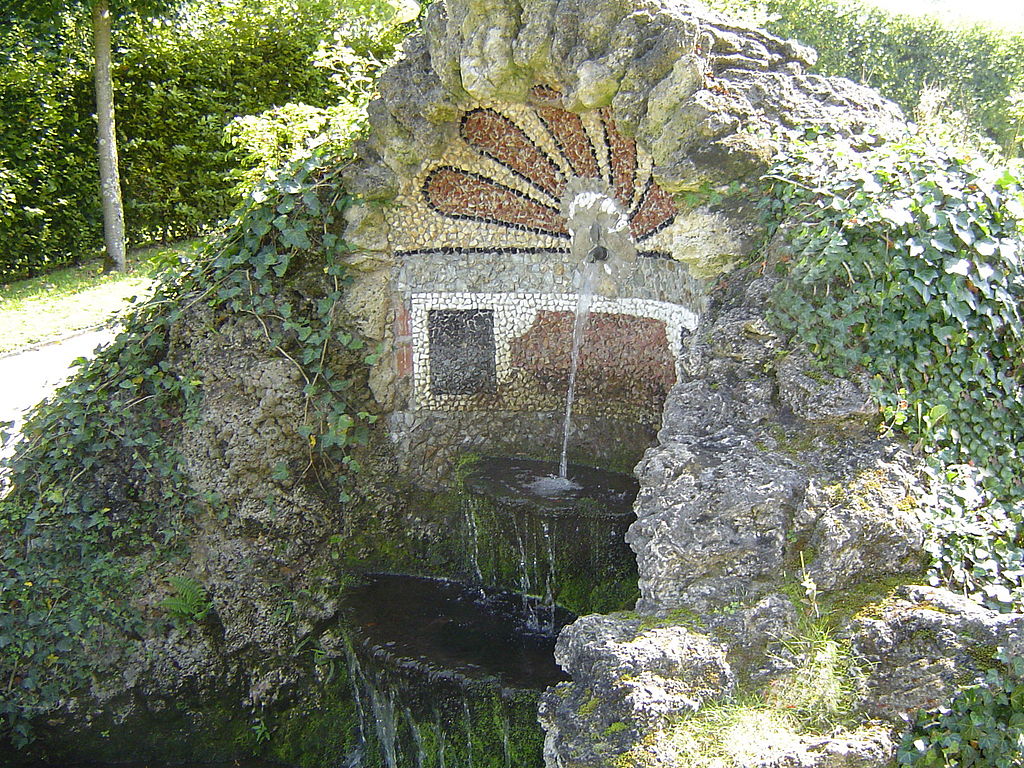 Bayreuth_Eremitage,_Kaskade_01.jpg