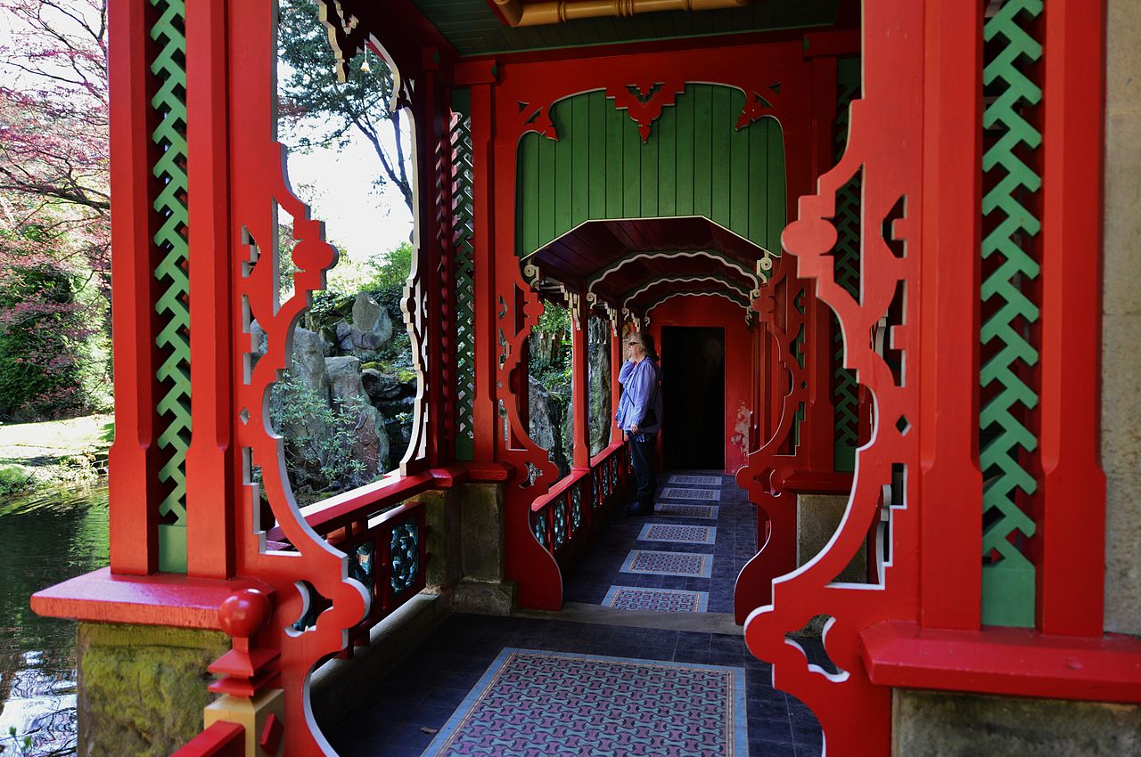 Biddulph_Grange_Structural_detail_of_the_pagoda_in_the_Chinese_Garden.JPG