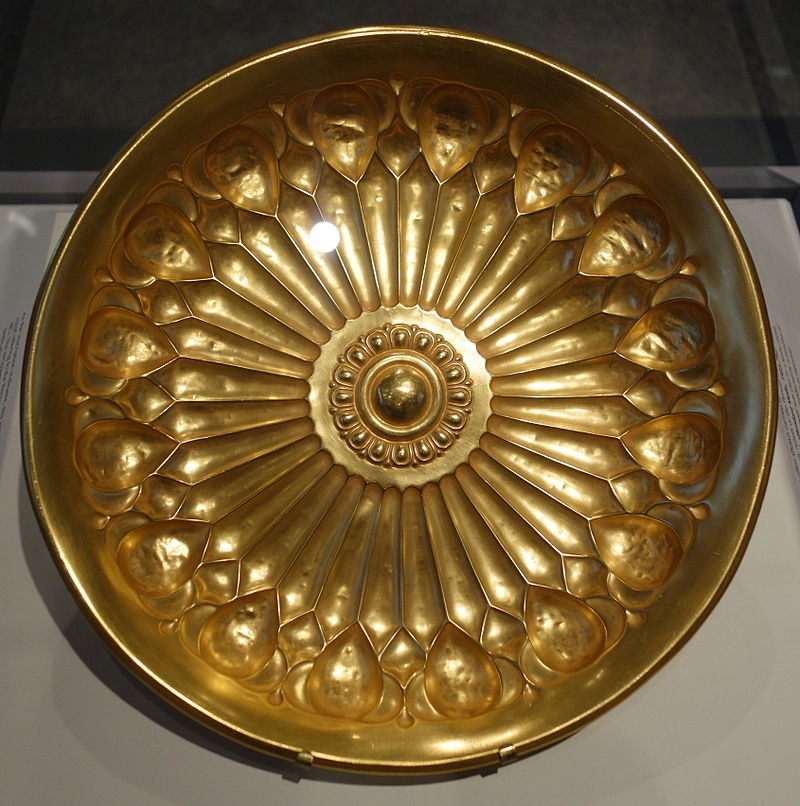Bowl_of_Darius_the_Great,_Iran,_Achaemenid_period,_reign_of_Darius_I,_522-486_BC,_.JPG
