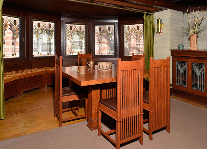 Breakfast_nook_C_72.jpg