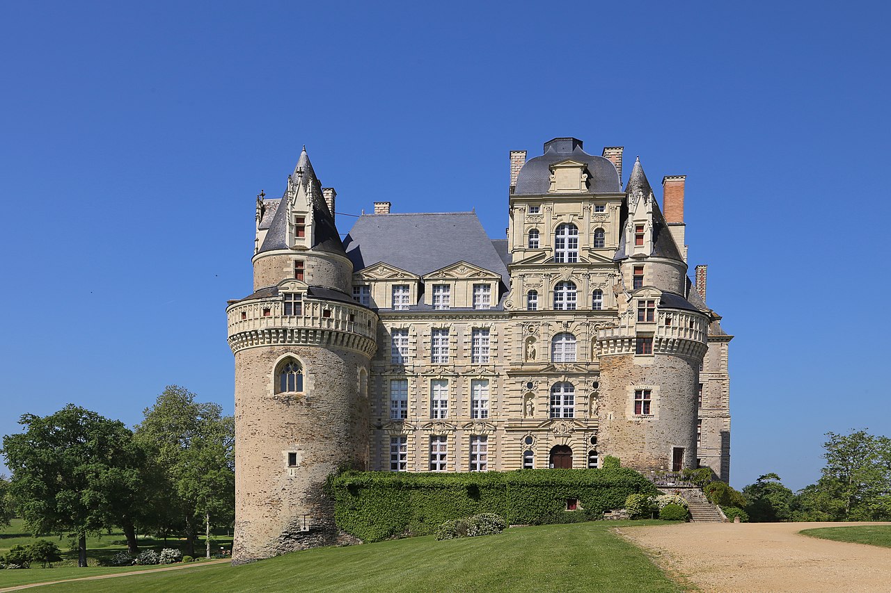 Brissac-Quincé_-_Schloss_Brissac_(Château_de_Brissac).jpg