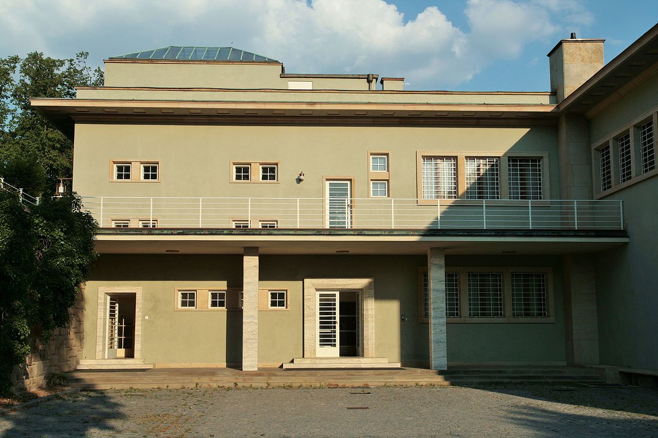 Brno,_Hroznová_82,_Villa_Stiassny_(7801).jpg