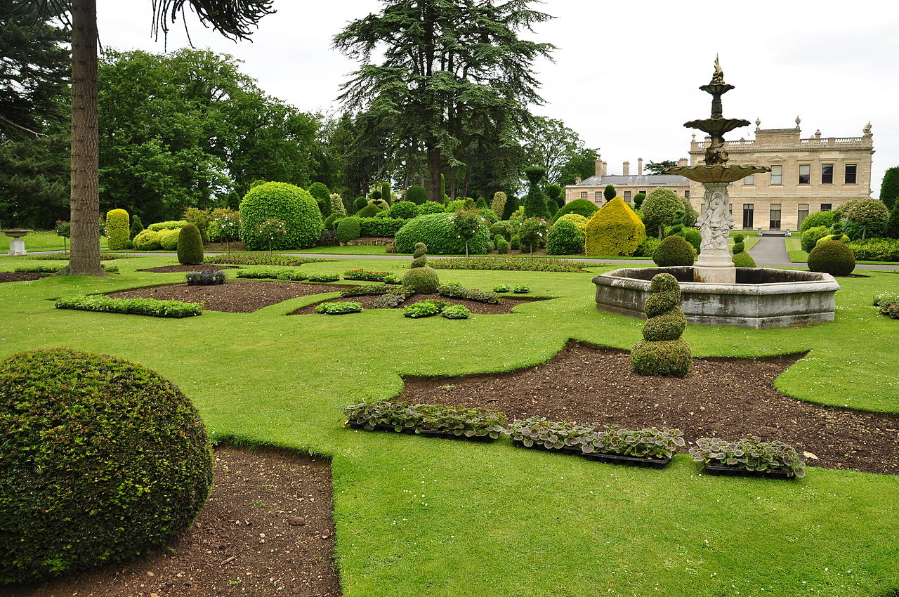 Brodsworth_Hall_gardens_(9053).jpg
