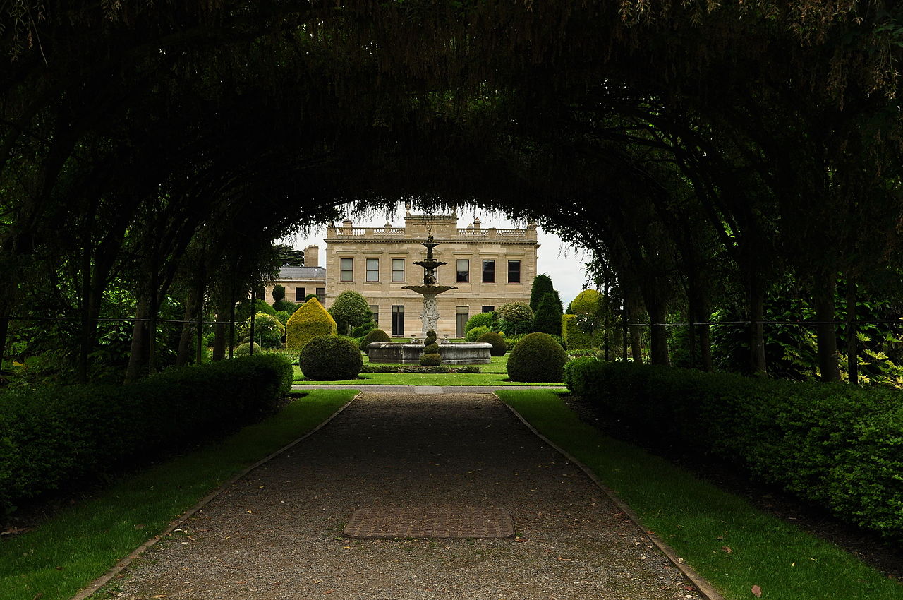 Brodsworth_Hall_gardens_(9059).jpg