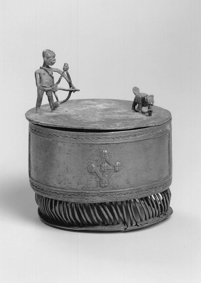 Brooklyn_Museum_1990.221.2a-b_Cylindrical_Container_with_Lid_Kuduo_(2).jpg