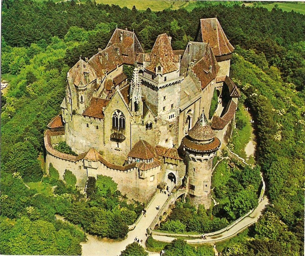Burg Kreuzensteina7bbb66af49c72ce07b5cfe48e5c1119.jpg