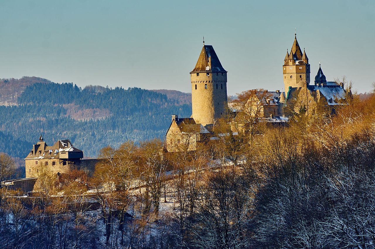 Burg_Altena,_Altena_(07970).jpg