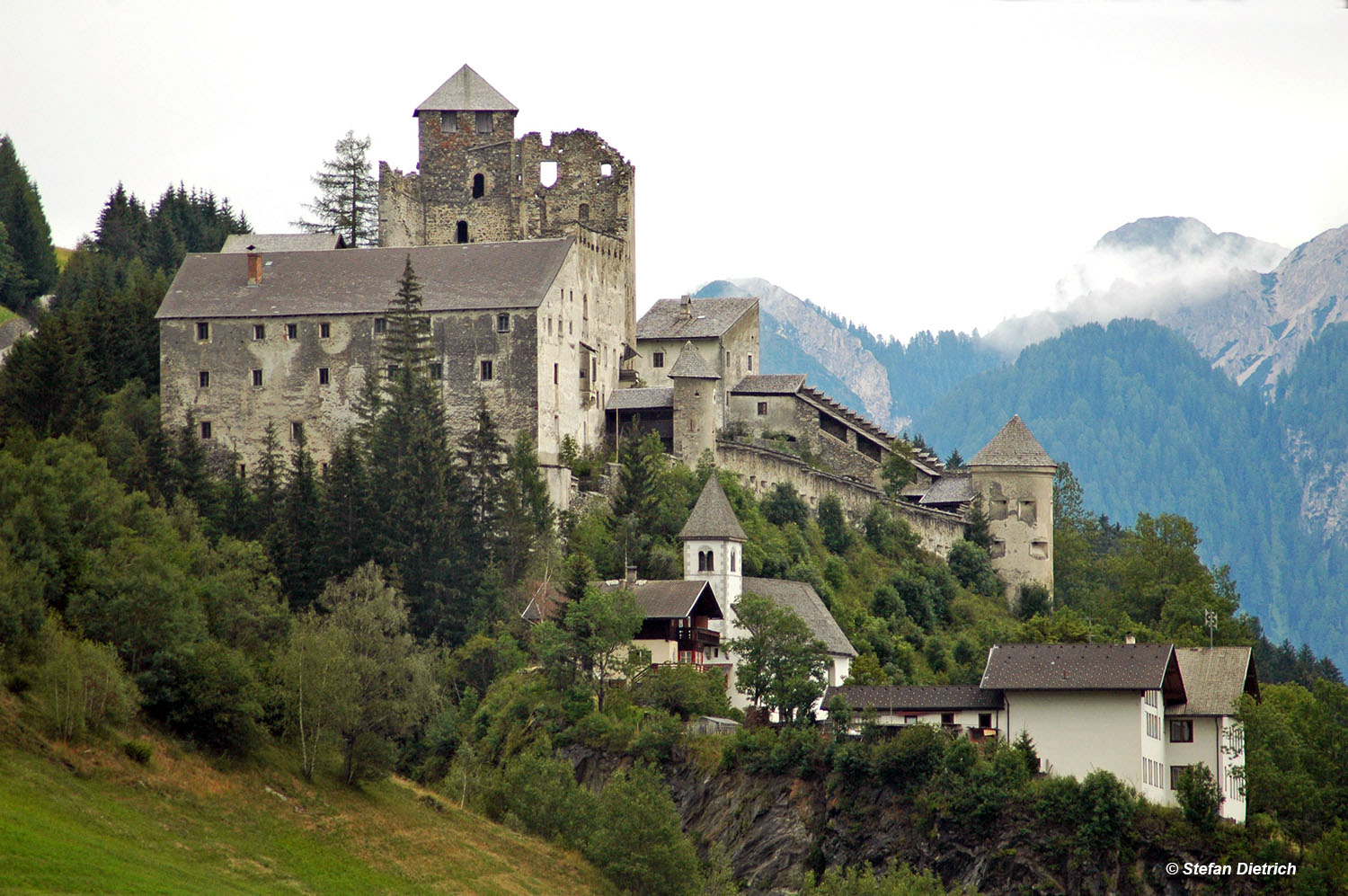 Burg_Heinfels.jpg
