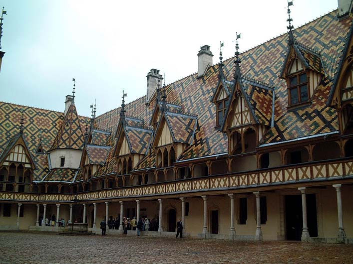 burgundia_bon_strannopriimny-dom.jpg
