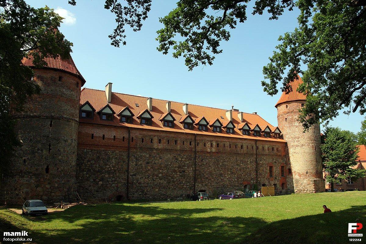 Bytów_(Bëtowò),_Zamek_-_fotopolska.eu_(122283).jpg